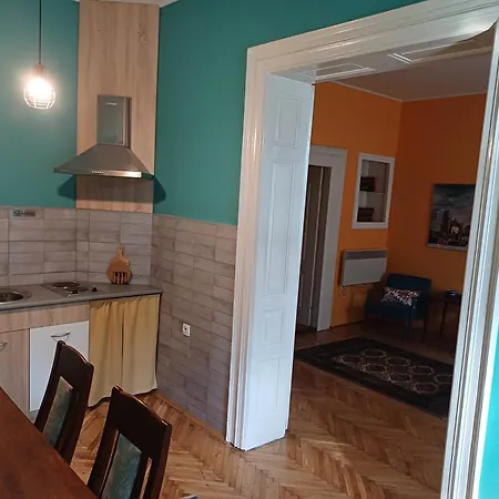 19 Apartment