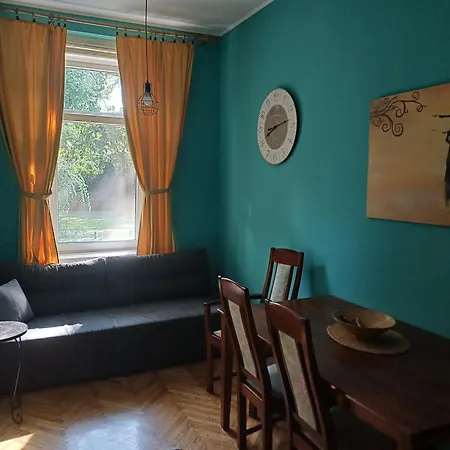 19 Apartment